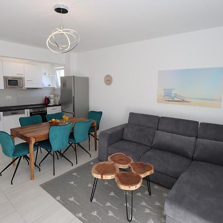 Emmi Nemira Omis Apartment Exterior photo