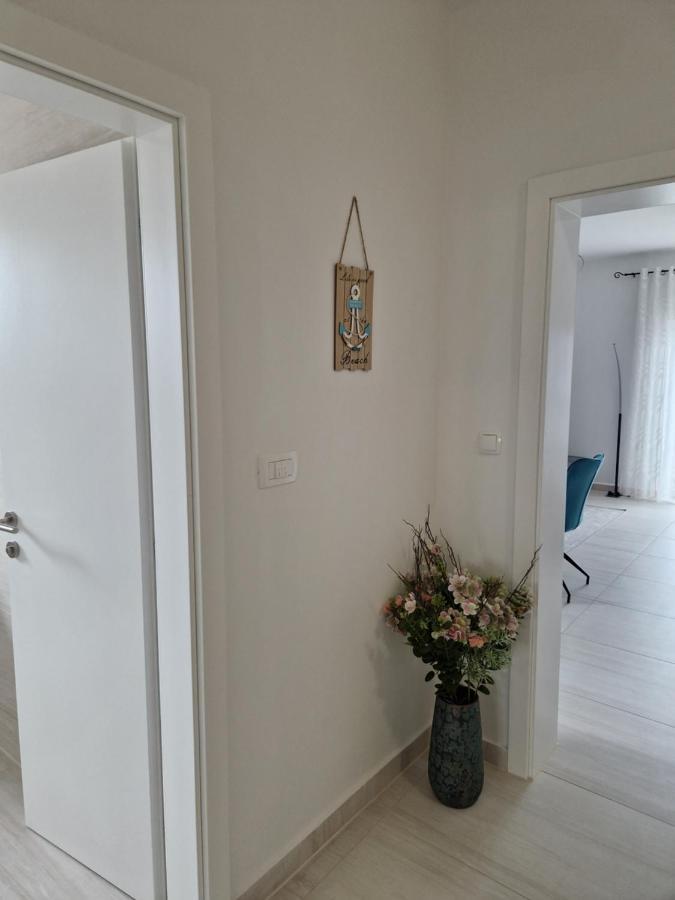 Emmi Nemira Omis Apartment Exterior photo