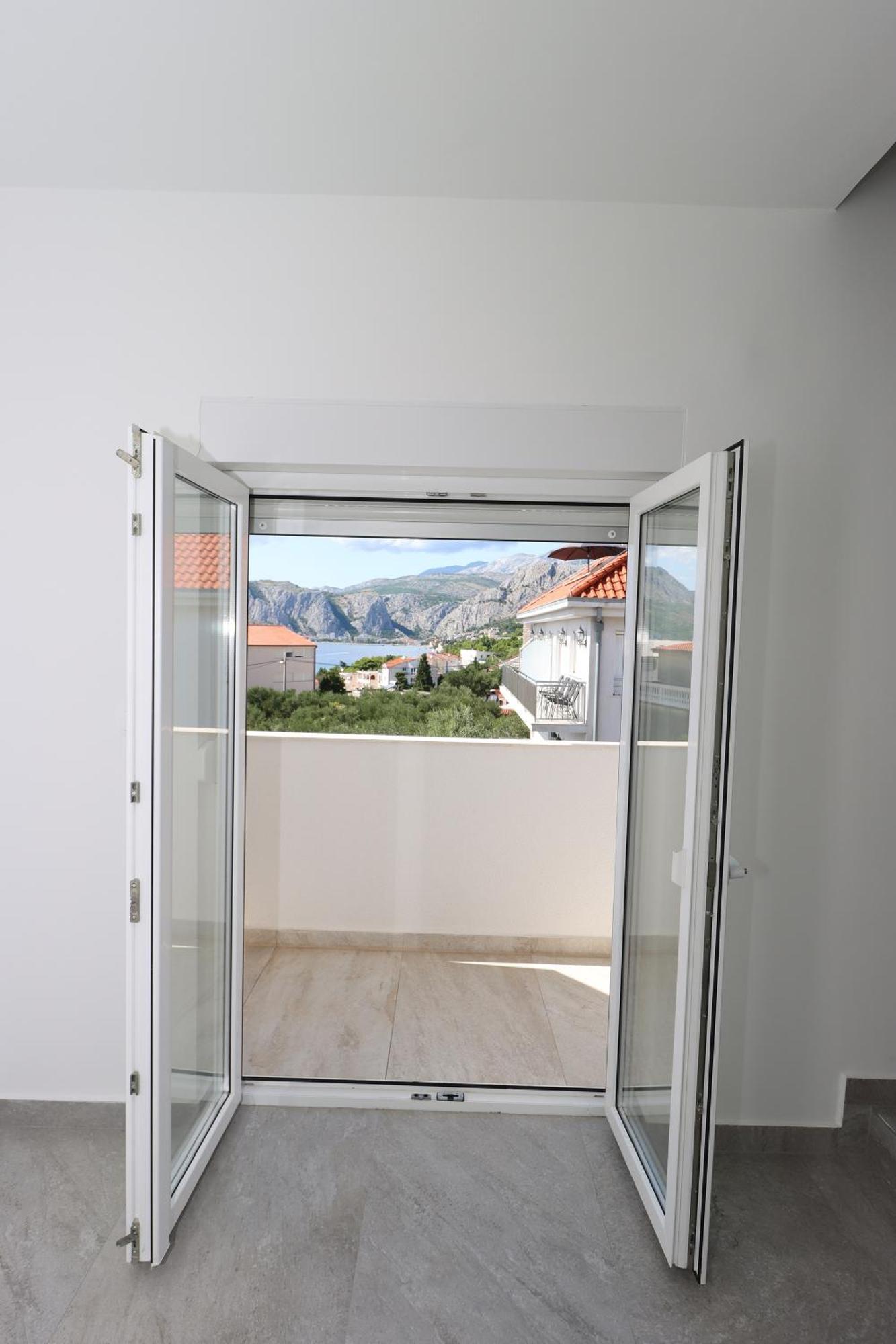 Emmi Nemira Omis Apartment Exterior photo
